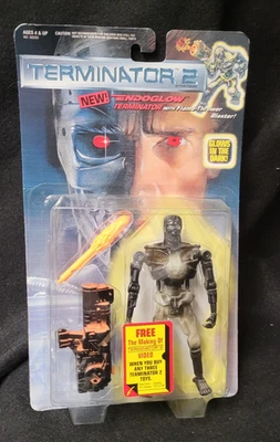 VINTAGE 1991 TERMINATOR 2 ROBOT FIGURE ENDOGLOW T-800 THROWER BLASTER KENNER - Image 1 of 4