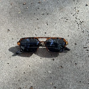 MENS/WOMENS SUNGLASSES CLASSIC VINTAGE RETRO BRAND NEW DL9315-03 - Foto 1 di 2