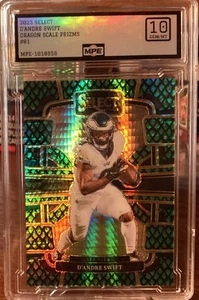 D'Andre Swift Dragon Scale Prizms 4/70 2023 Panini Select #81 MPE 10 GEM MT🔥 - Bild 1 von 2