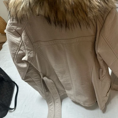 Vintage Guess Genuine Leather Suede Shearling Faux Fur Jacket Coat Size Medium - Image 1 of 4