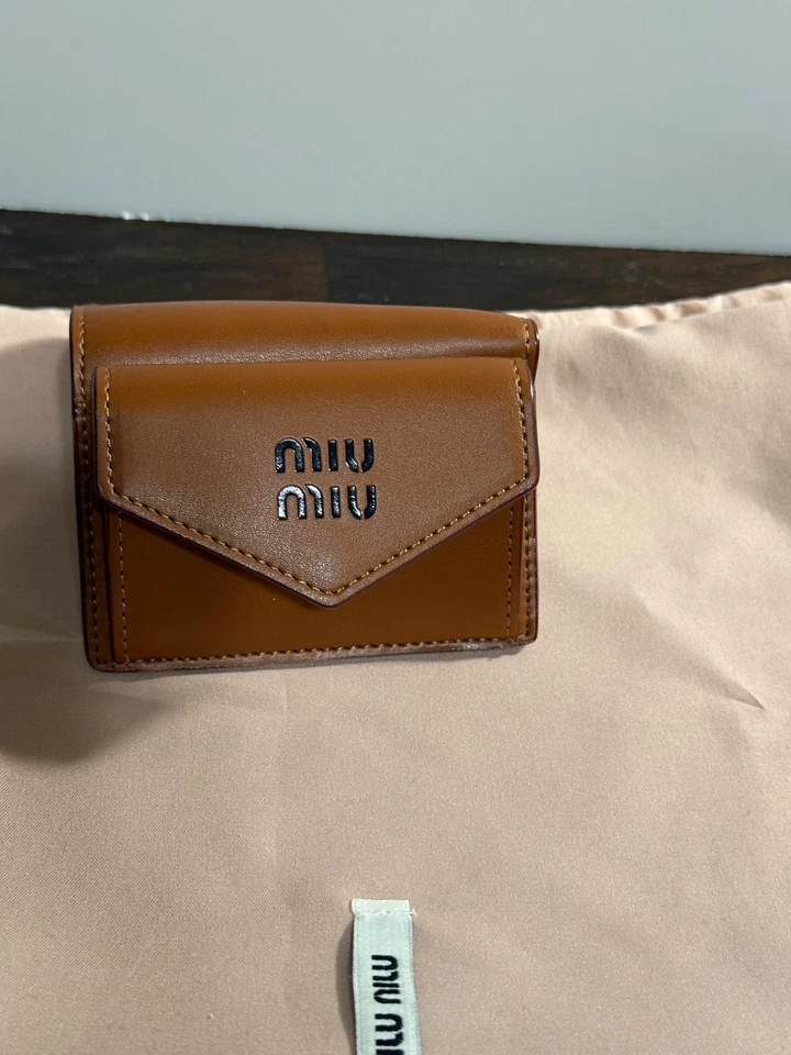 Miu Min Napa Imitación Cuero Tarjeta Cartera Color Caramelo  Foto 1 de 4