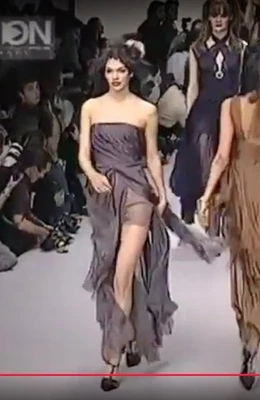 Винтажный Chanel без бретелек шелк официальное платье 1995 осень/зима взлетно-посадочная полоса носили дважды - Изображение 1 из 4