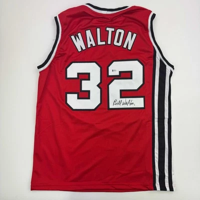 Camiseta deportiva de baloncesto roja autografiada/firmada de Bill Walton Portland certificado de autenticidad de la JSA Foto 1 de 4