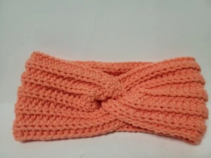 Diadema de ganchillo retorcido hecho a mano de coral mediano/grande - Imagen 1 de 5