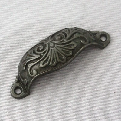 Manijas de taza antiguas victorianas Kenrick n.º 7 Foto 1 de 3