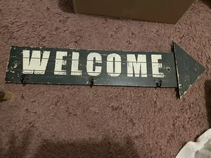 Rustic Welcome Sign with Key Hooks Green - Picture 1 of 1