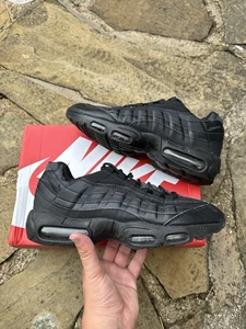 Nike Air Max 95 Talla 7.5 Reino Unido Zapato para Correr Triple Negro - Imagen 1 de 7