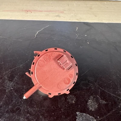 Interruptor de presión para lavadora SpeedQueen B12548401 0232/16-37650159-300/255 Foto 1 de 2