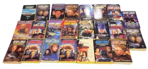 LOTE DE 23 - LOTE DE LIBROS DE BOLSILLO STAR TREK SERIE "LA PRÓXIMA GENERACIÓN" - Imagen 1 de 8