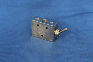 TAC2 41V Toggle Valve, manual (New) - Picture 1 of 2