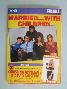 TV HITS Married with Children minibook and poster vintage 1980's - Picture 1 of 3