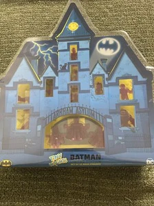 CultureFly DC Comics - Batman Tiny Mights Arkham Asylum 12-Pack - Picture 1 of 2