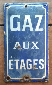 Ancienne plaque émaillée bombée GAZ AUX ETAGES années 20  loge loft  25x14cm - Imagen 1 de 6