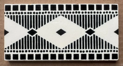 GERMANY - ANTIQUE ART NOUVEAU MAJOLICA BORDER TILE C1900 - Image 1 of 3