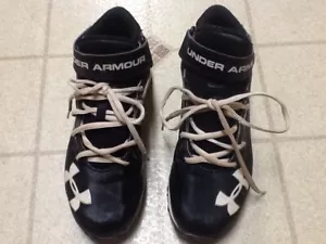 UNDER ARMOUR BASEBALL CLEATS - BLACK WHITE ( SIZE 6.5) YOUTH - Picture 1 of 2