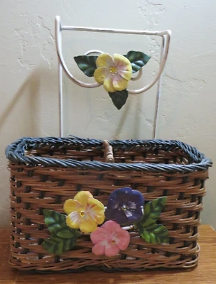 WICKER WALL BASKET  2-POCKET ORGANIZER DECOR FARMHOUSE COTTAGE FLOWERS - Image 1 of 4