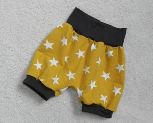 ♥ Kinder kurze Pumphose Sterne Senfgelb Weiß Braun Gr. 56 - 116 Sommershorts - Bild 1 von 1
