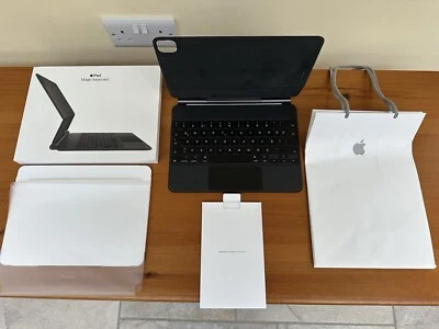 iPad Magic Keyboard Black - Turkish Q - 11 Inch - Image 1 of 4