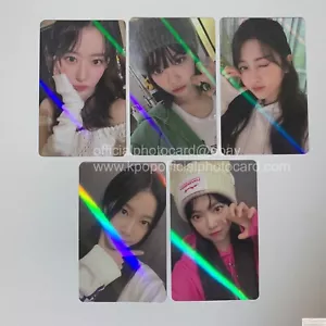 LE SSERAFIM - TARJETA FOTOGRÁFICA oficial de Chaewon Yunjin Lucky Draw POB KMS UNFORGIVEN - Imagen 1 de 12