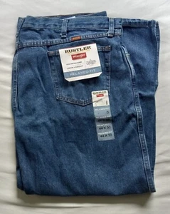 NWT Wrangler Rustler Men 44x30 Relaxed Fit Straight Leg Heavyweight Denim Jeans  - Picture 1 of 9