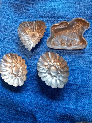 Alte Schokoladenformen, FÜNF Stück, 8 x 6.5 und 7,5 x 5,5 cm, Eiskonfekt - Bild 1 von 2