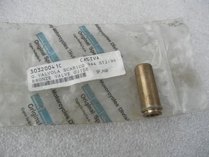 Ducati Monster ST2 MH 900E 907 IE SS NEW EXHAUST VALVE GUIDE 30320041C BRONZE - Picture 1 of 3