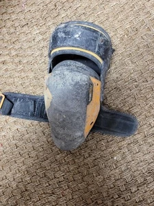 1 TOUGHBUILT Gelfit Fanatic Thigh Support Knee Pad TB-KP-G3 VGC Black & Orange D - Picture 1 of 3