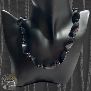 Womens Alternating Black and Gold Twisted Bead Necklace Fashion Costume Jewelry - Picture 1 of 4