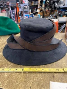 ERIC JAVITS NEW YORK FANCY 1920's ERA DESIGN FELT FEDORA BLACK Velvet Bow Accent - Picture 1 of 8
