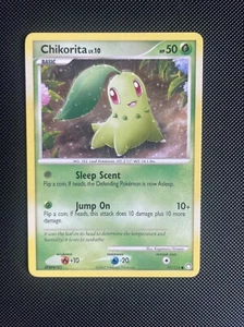 Chikorita - 77/123 - Gemeinsame geheimnisvolle Schätze NM/MT Pokémonkarte - Bild 1 von 6