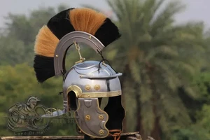 Elmetto crest medievale romano gallico 'G': calibro 18 acciaio replica rievocazione LARP - Foto 1 di 6