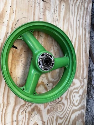 Llanta delantera Kawasaki Ninja ZX9 ZX900 1996 94-97 17x3,5 OEM Foto 1 de 4