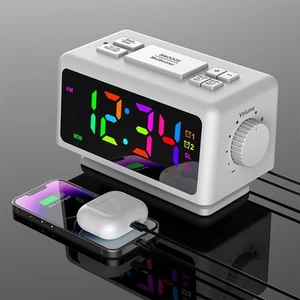 Gut ablesbarer RGB Spiegelwecker mit verschiedenen Funktionen u.a. Snooze - Zdjęcie 1 z 15