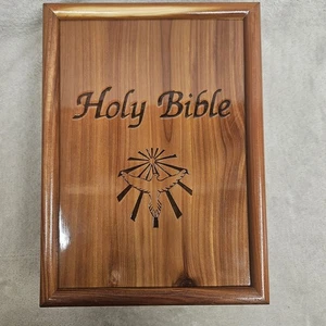Holy Bible Dove Of Peace Catholic Edition  NAB Old & New Testament Cedar Box - Bild 1 von 14