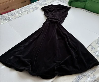 Vestido envolvente de terciopelo negro 9-10 de colección marca “Donuts” Foto 1 de 4