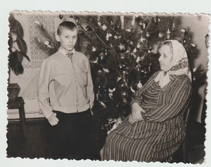 Großmutter und Enkel Neujahrsbaum Spielzeug Foto ungewöhnlich Vintage - Bild 1 von 2