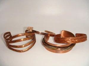 VINTAGE LOT OF FOUR COPPER CUFF BANGLE BRACELETS ESTATE - Picture 1 of 13
