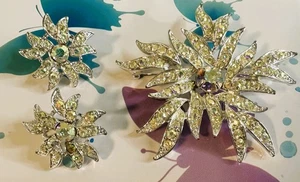 Sarah Coventry Aurora Blaze Strass Brosche mit passenden Ohrclips - Bild 1 von 5