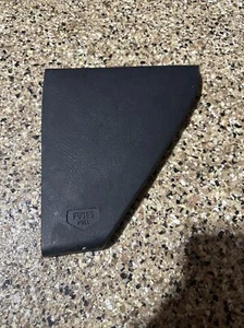 2002 Escalade FUSE BOX PANEL TRIM COVER Door OEM INTERIOR ACCESS LEFT FRONT DASH - Picture 1 of 3