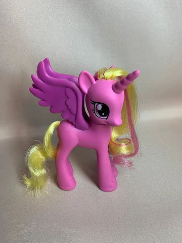 My Little Pony G4 FIM Princess Cadance 4” Brushable MLP Figure Hasbro 2012 Cover