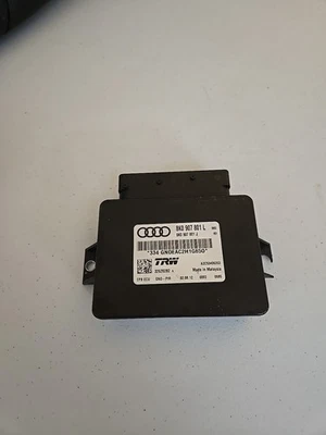 MÓDULO DE CONTROL DE FRENO DE MANO DE ESTACIONAMIENTO ELÉCTRICO AUDI ECU # 8K0907801L USADO OEM  Foto 1 de 4