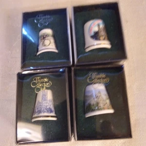 Nuovo con scatola-Timble Collectors Club-4 Timble 1 Chiesa 2 Castelli 1 di 3 Bambini che giocano - Foto 1 di 13