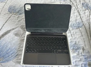 Apple Keyboard (Model A2975) Fits M4 11” iPad Pro - Picture 1 of 6