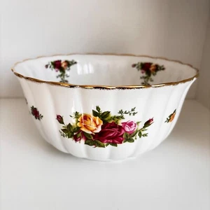 Royal Albert Old Country Roses Bowl Serving Fluted 7" 1962 Mint - Picture 1 of 8