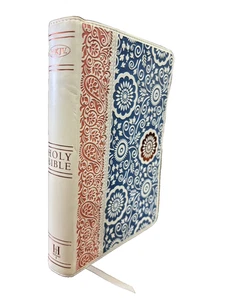 Holy Bible NKJV - Holman - With Index - Picture 1 of 4