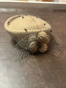 Vintage Toucan Hats New York 100% Wool One Size Brown Bowed Netted - Picture 1 of 11