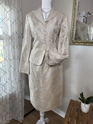 Adrianna Women’s 2 Piece 100% Silk Brocade Suit Set Size 8 Jacket & Skirt  - Image 1 of 4