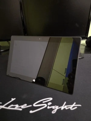 Microsoft Surface RT 1°gen non funzionante - Immagine 1 di 4