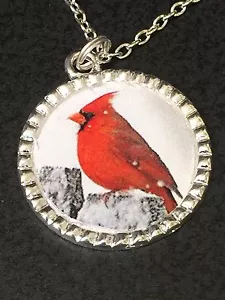 Ciondolo uccellino cardinale rosso su recinzione in neve argento tibetano con collana 18" G54 BIN - Foto 1 di 4