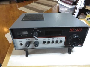 LOWE HF-225 LW MW SHORTWAVE RADIO AM SSB CW - Not working. - Afbeelding 1 van 11